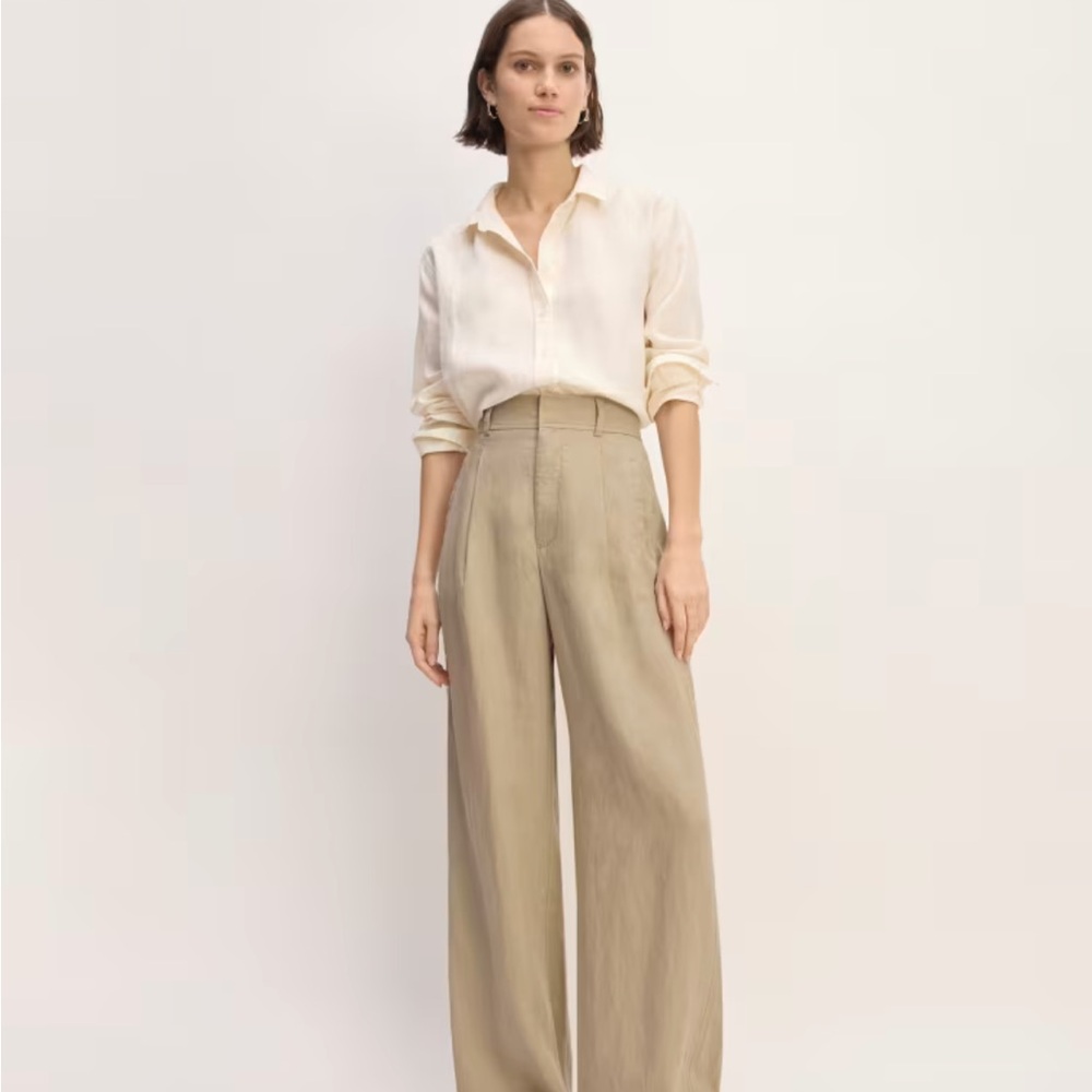 Nearly new Everlane way high trousers! Worn twice but they no longer fit.